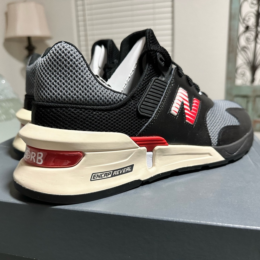 New Balance 997s like new